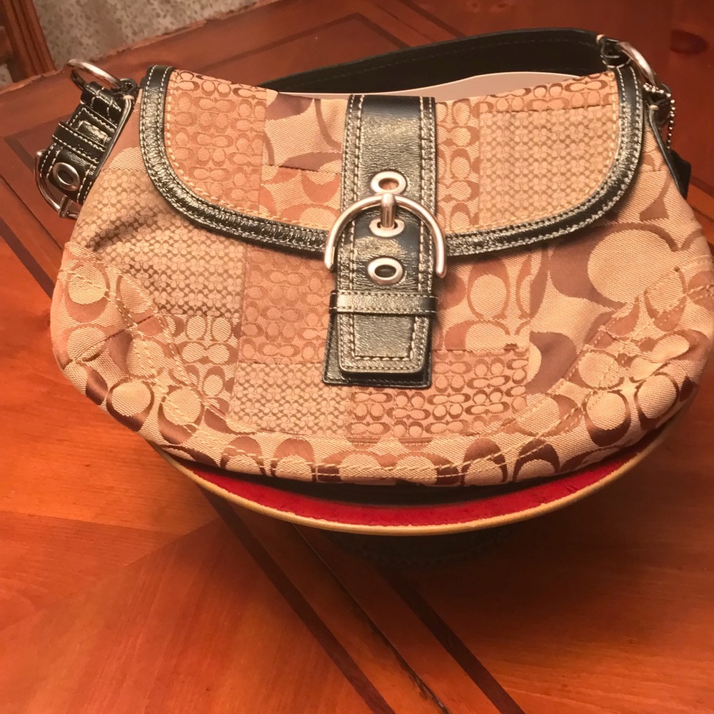 Women’s Shoulder Bag/ Used in Good Condition